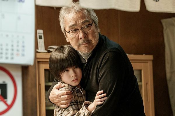 丸山隆平の好演が光る！『金子差入店』──拘置所で差入れるのは、モノだけではなく……【おとなの映画ガイド】