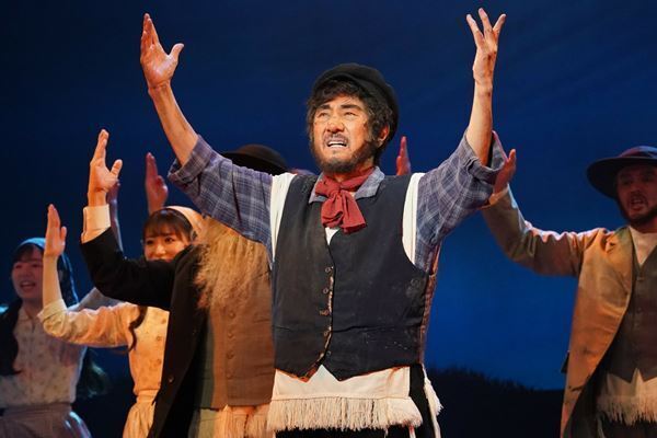 何度観ても発見がある　円熟を重ねた市村正親のテヴィエを目撃して『屋根の上のヴァイオリン弾き』観劇レポート