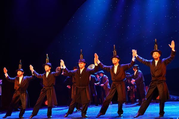 何度観ても発見がある　円熟を重ねた市村正親のテヴィエを目撃して『屋根の上のヴァイオリン弾き』観劇レポート