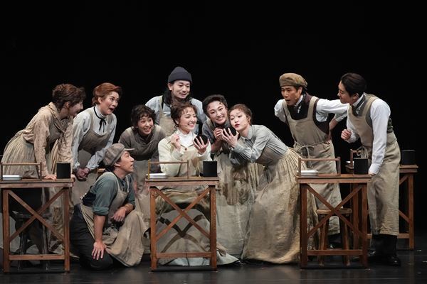 昆夏美×星風まどか、ふたりのマリーが新たな光を放つ　ミュージカル『マリー・キュリー』再演が開幕