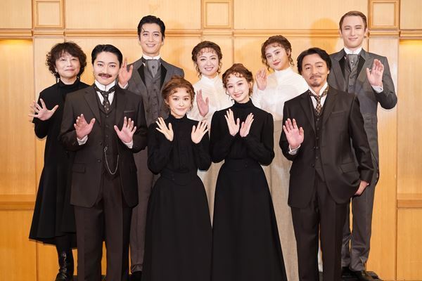 昆夏美×星風まどか、ふたりのマリーが新たな光を放つ　ミュージカル『マリー・キュリー』再演が開幕