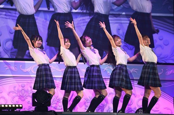 STU48、8周年記念コンサートでNMB48&HKT48と対バン「AKB48グループの底力みせたるけん！！」【オフィシャルレポート】