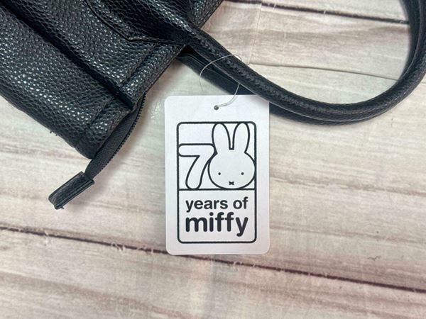 しまむら、まさかの3000円以下！「ミッフィーの2WAYバッグ」が高級感たっぷり＆めちゃくちゃ機能的だった