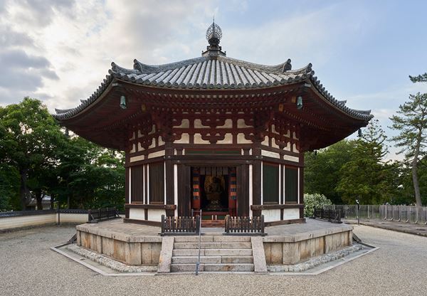 高橋一生が語る運慶仏の魅力「向き合うだけで十分な説得力と、“取り込まれるような感覚”がある」