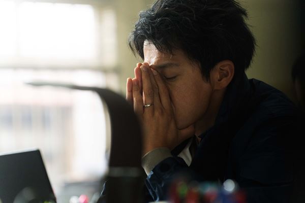 小栗旬、松坂桃李らが新型コロナに立ち向かう映画『フロントライン』場面写真9点が公開