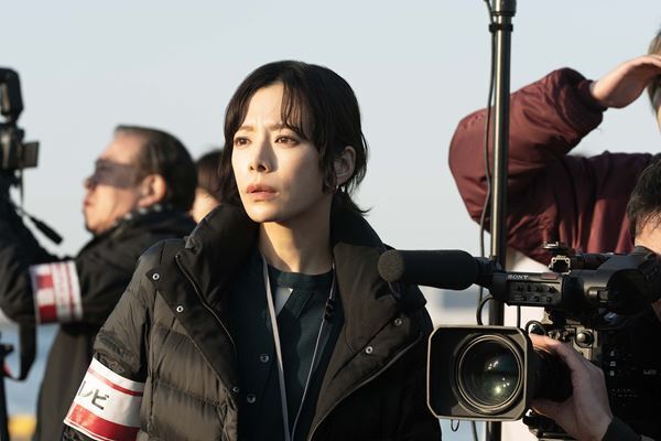 小栗旬、松坂桃李らが新型コロナに立ち向かう映画『フロントライン』場面写真9点が公開