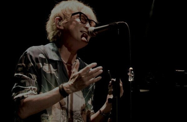 スガ シカオ、7月発売の映像作品『0226』から「あなたへの手紙」のライブ映像を期間限定公開