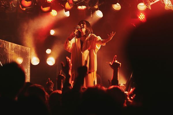 魂を震わせた十明の歌声に鳴り止まぬ拍手　渋谷クアトロで魅せた圧倒的な存在感と純粋無垢な素顔をレポート！