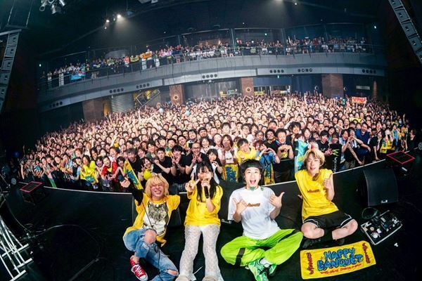 アサミサエ卒業！　Wiennersワンマンライブ『HAPPY BANQUET』レポート「俺たちがWiennersだぞ！」
