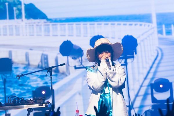 アサミサエ卒業！　Wiennersワンマンライブ『HAPPY BANQUET』レポート「俺たちがWiennersだぞ！」