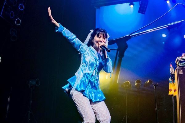 アサミサエ卒業！　Wiennersワンマンライブ『HAPPY BANQUET』レポート「俺たちがWiennersだぞ！」