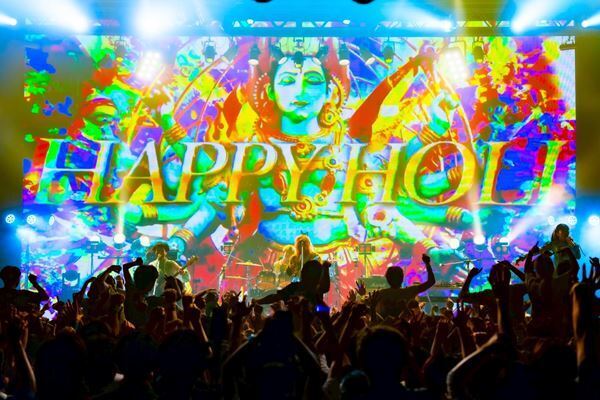 アサミサエ卒業！　Wiennersワンマンライブ『HAPPY BANQUET』レポート「俺たちがWiennersだぞ！」