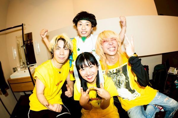 アサミサエ卒業！　Wiennersワンマンライブ『HAPPY BANQUET』レポート「俺たちがWiennersだぞ！」