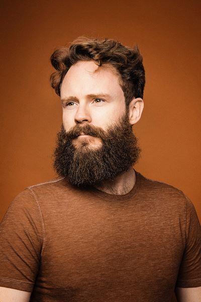 新国立劇場の海外招聘公演『鼻血―The Nosebleed―』日本初上演に向け、アヤ・オガワら全キャストのコメントが到着