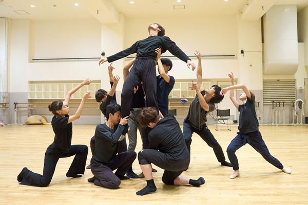 麿赤兒、尾上眞秀ら出演のK-BALLET Opto『踊る。遠野物語』リハーサルを公開　演出・振付・構成の森山開次「向こう側の世界と、どう接していくか」