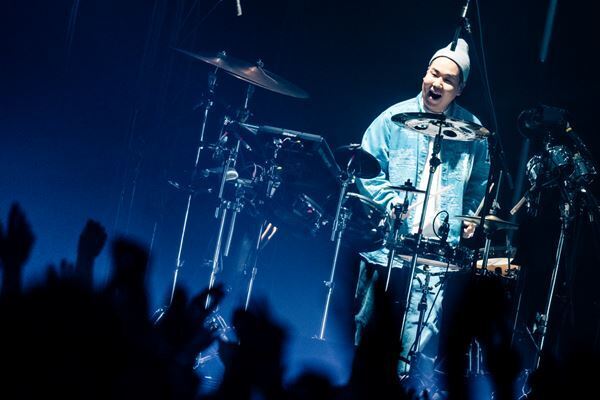 Lucky Kilimanjaro、結成10周年を締めくくるツアーファイナルで満員の幕張メッセが爆踊り！　「まだまだ10年先もみなさんと一緒に踊っていきます」【オフィシャルレポート】