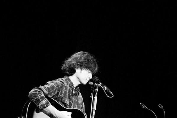 【ライブレポート】奇妙礼太郎をゲストに迎えた『佐々木亮介弾き語り興行“雷よ静かに轟け”第三夜』