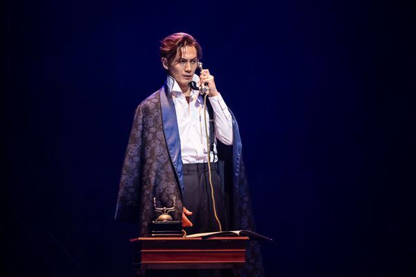 柚希礼音&愛希れいか、それぞれのマタ・ハリ像にアルマンが空への希望を歌う復活曲。進化を遂げた『マタ・ハリ』