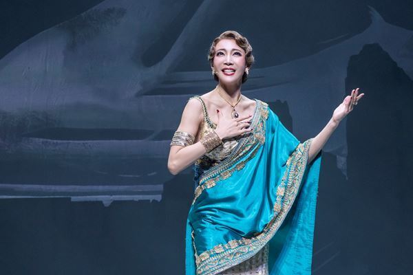 柚希礼音&愛希れいか、それぞれのマタ・ハリ像にアルマンが空への希望を歌う復活曲。進化を遂げた『マタ・ハリ』