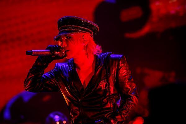 HYDE、大阪・関西万博「和歌山DAY」で熱狂ライブ開催！　「万博でモッシュピットができるライヴは後にも先にもないと思う」【オフィシャルレポート】