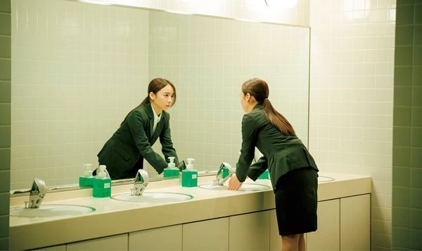 齊藤京子主演『恋愛裁判』アイドル＆ひとりの女性としての姿を捉えた新たな場面写真一挙16点公開