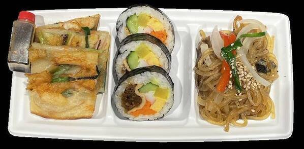 『焼肉ドラゴン』いよいよ明日開幕！ コラボ商品多数の公演グッズ販売も