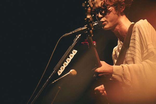 森 大翔2MANライブ『響演』　崎山蒼志を迎えた『響演』は個性が光るガチな弾き語りツーマンだった