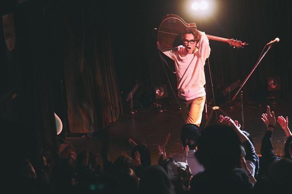 森 大翔2MANライブ『響演』　崎山蒼志を迎えた『響演』は個性が光るガチな弾き語りツーマンだった