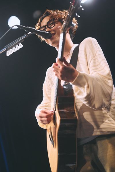 森 大翔2MANライブ『響演』　崎山蒼志を迎えた『響演』は個性が光るガチな弾き語りツーマンだった