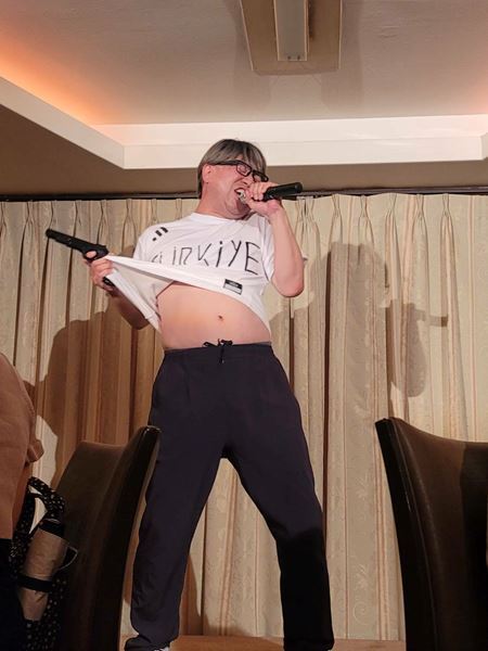 名作あるあるに拍手喝采の嵐！ レイザーラモンRG、50歳記念企画第1弾「マリーンルージュであるあるクルーズ」出航