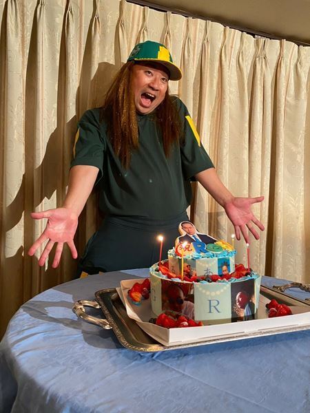 名作あるあるに拍手喝采の嵐！ レイザーラモンRG、50歳記念企画第1弾「マリーンルージュであるあるクルーズ」出航