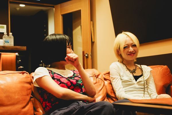 【つきみ主催ライブ『Mwah!』対談・第1弾】つきみ(ににちゃん)×レイラ(有明)、下北沢SHELTERで待望のリベンジツーマン実現への思いを語る