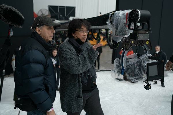 役所広司からのコメントも収録『ミッキー17』特別映像公開