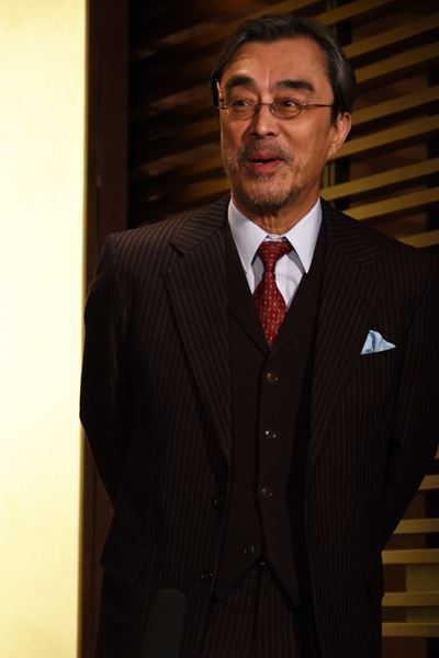 石黒賢が「頼り甲斐がある」と岡本圭人を絶賛　舞台『反乱のボヤージュ』開幕