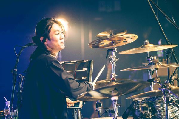 秋の対バンツアー2戦目、ユニゾン×ハンブレッダーズ真っ向勝負！なZepp Sapporo公演をレポート