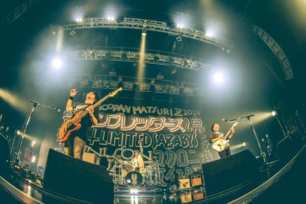 秋の対バンツアー2戦目、ユニゾン×ハンブレッダーズ真っ向勝負！なZepp Sapporo公演をレポート