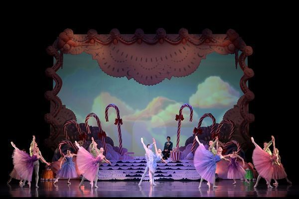 ついに開幕！ タケットの振付が夢の世界を実現 新国立劇場バレエ団『くるみ割り人形』新制作開幕レポート