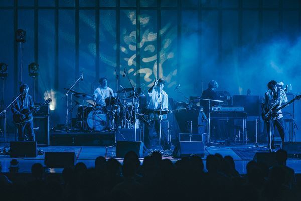 〝なんなんだろう、このバンド〟猛暑の日比谷野音で魅せた、GRAPEVINEの鉄壁ライブ【ライブレポート】