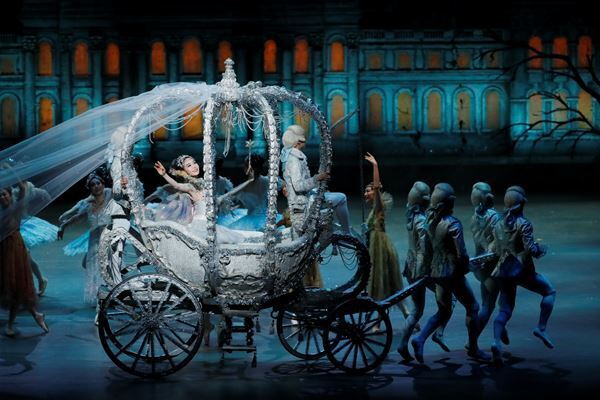 池田理沙子×水井駿介が語り合う、新国立劇場バレエ団2025/2026シーズン開幕作品『シンデレラ』の魅力