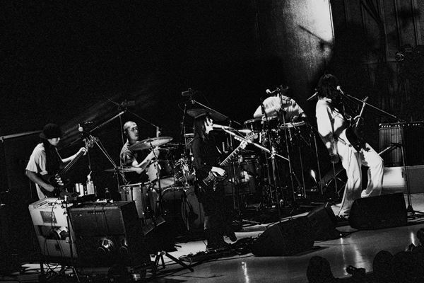 カネコアヤノ率いるバンド・kanekoayano、1stアルバム『石の糸』本日リリース　12カ所14公演を回る全国ツアー開催も決定