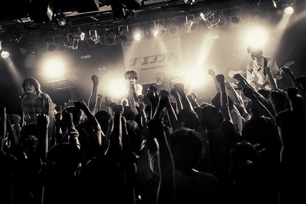 ジ・エンプティ 主催ツーマンイベント“ロマンティックナイト” HERO COMPLEX を迎えた東京編をレポート