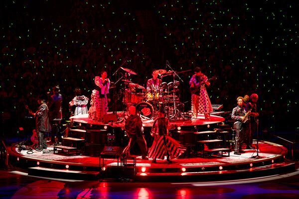 DREAMS COME TRUE、8年ぶり開催『ウラワン』で魅せたライブバンドとしての真価【オフィシャルレポート】