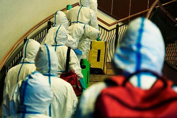 小栗旬・松坂桃李・池松壮亮・窪塚洋介『フロントライン』──コロナ禍、知られざる「ダイヤモンド・プリンセス」の出来事【おとなの映画ガイド】