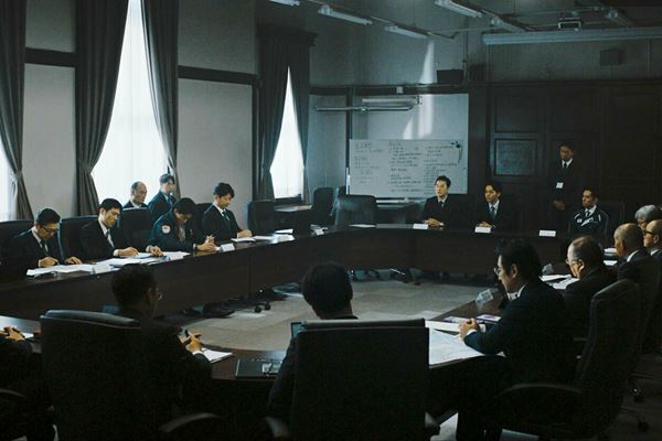 小栗旬・松坂桃李・池松壮亮・窪塚洋介『フロントライン』──コロナ禍、知られざる「ダイヤモンド・プリンセス」の出来事【おとなの映画ガイド】