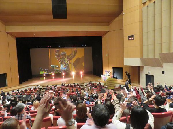 令和ロマン、真空ジェシカ、ヤーレンズが揃い踏み！ DJ KOOによるお笑いイベント『ちゃんKOOお笑いLIVE!! vol.2』レポート到着