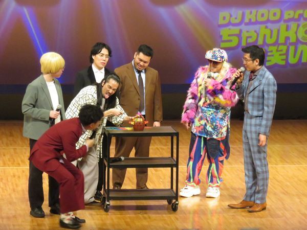 令和ロマン、真空ジェシカ、ヤーレンズが揃い踏み！ DJ KOOによるお笑いイベント『ちゃんKOOお笑いLIVE!! vol.2』レポート到着