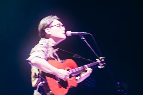 歌とギターは物語を連れて──KIRINJI、小山田壮平、柴田聡子、MIZが弾き語りで共演した晩夏の一夜【オフィシャルレポート】