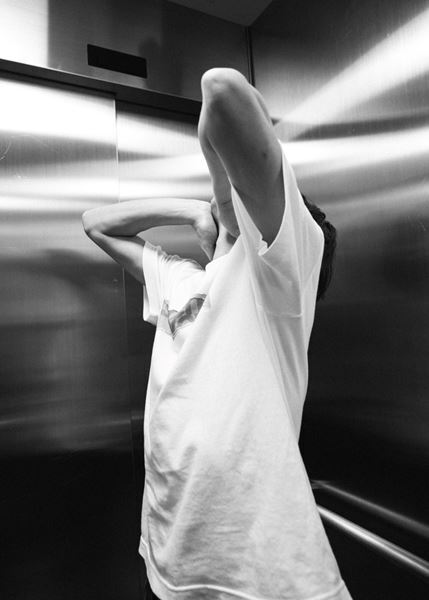 歌とギターは物語を連れて──KIRINJI、小山田壮平、柴田聡子、MIZが弾き語りで共演した晩夏の一夜【オフィシャルレポート】