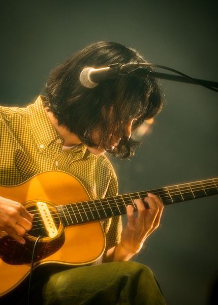 歌とギターは物語を連れて──KIRINJI、小山田壮平、柴田聡子、MIZが弾き語りで共演した晩夏の一夜【オフィシャルレポート】