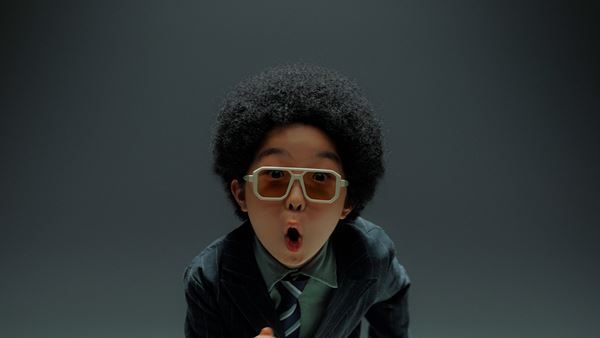 レキシ、新曲「エレキテルミー feat. あんみつ姫（小泉今日子）」MVに“こどもレキシ”が登場